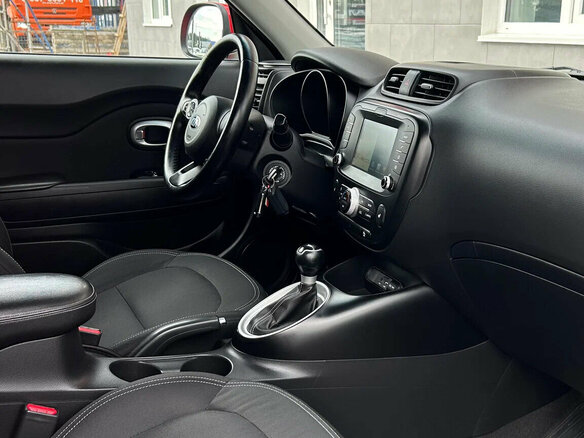 2018 Kia Soul II Рестайлинг, красный - вид 14