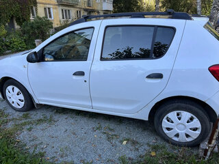 2014 Renault Sandero II, белый, 300000 рублей, вид 3