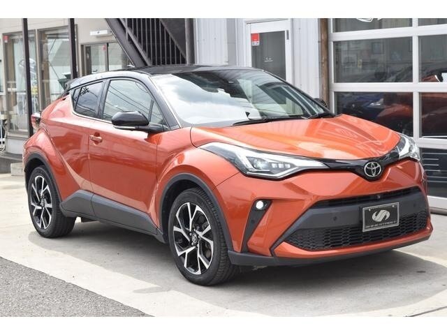 Открыть фотографии: Toyota C-HR I Рестайлинг
