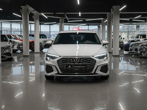 2021 Audi A3 Sportback 35 TFSI IV (8Y), белый, 2880000 рублей - вид 2