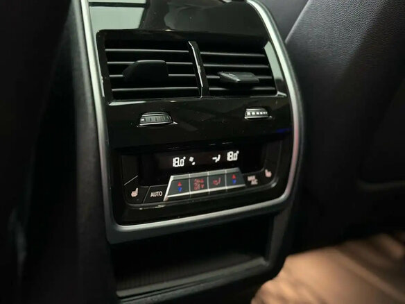 2023 BMW X7 40i I (G07) Рестайлинг, чёрный, 10977000 рублей - вид 29