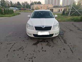2012 Skoda Octavia II (A5) Рестайлинг, белый, 700000 рублей, вид 2