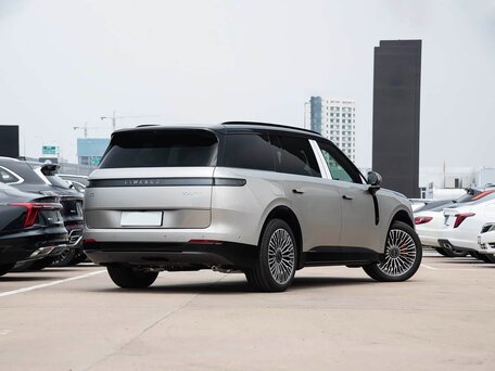 2026 Lynk & Co 900, серебристый, 7700000 рублей, вид 3