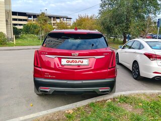 2021 Cadillac XT5 I Рестайлинг, красный, 4300000 рублей, вид 4