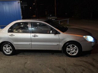 2007 Mitsubishi Lancer IX Рестайлинг, серебристый, 320000 рублей, вид 3