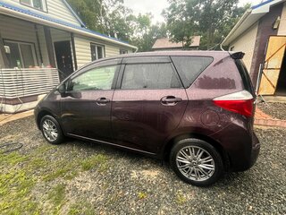 2011 Toyota Ractis II, красный, 645000 рублей, вид 3