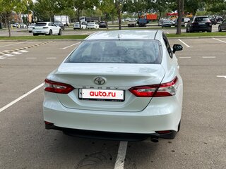 2018 Toyota Camry VII (XV50) Рестайлинг 2, белый, 2850000 рублей, вид 4