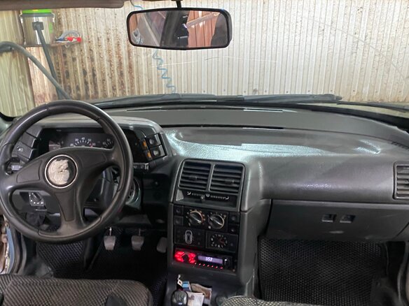 2002 Lada (ВАЗ) 2110, серебристый, 140000 рублей - вид 4