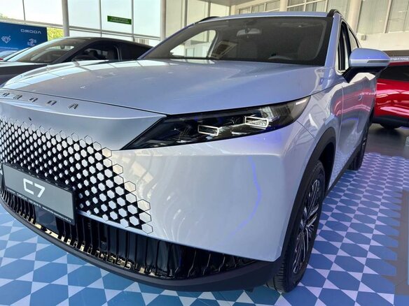 2026 Omoda C7, серебристый - вид 6