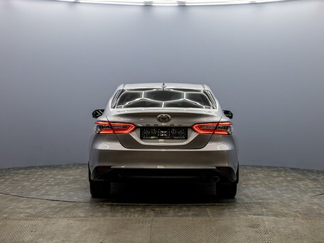 2019 Toyota Camry VIII (XV70), серебристый, 2315000 рублей, вид 5