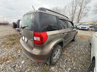 2014 Skoda Yeti I Рестайлинг, коричневый, 850000 рублей, вид 4