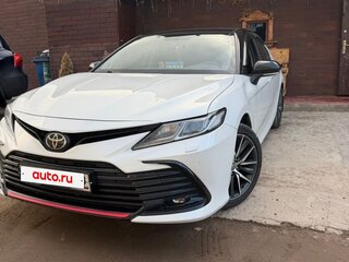 2021 Toyota Camry VIII (XV70) Рестайлинг, белый, 2999999 рублей, вид 4