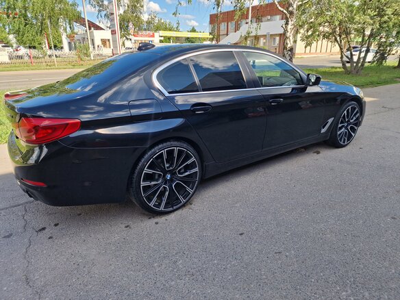 2019 BMW 5 серии 520d xDrive VII (G30/G31/G38), чёрный, 3250000 рублей - вид 4