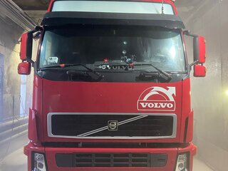 2007 Volvo FH, красный, 2400000 рублей, вид 4