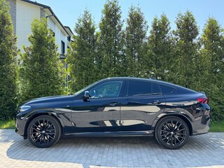2020 BMW X6 M50d III (G06), чёрный, 7700000 рублей, вид 4
