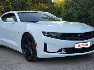 2022 Chevrolet Camaro VI Рестайлинг, белый, 4250000 рублей, вид 1