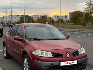 2006 Renault Megane II Рестайлинг, красный, 330000 рублей, вид 2