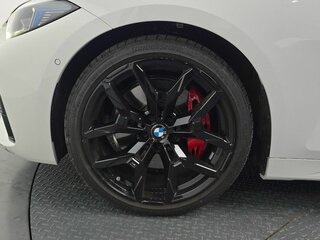 2025 BMW 4 серии Gran Coupe 420i G22, G23, G26 Рестайлинг, белый, 7500000 рублей, вид 5