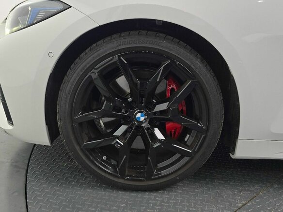 2025 BMW 4 серии Gran Coupe 420i G22, G23, G26 Рестайлинг, белый, 7500000 рублей - вид 4