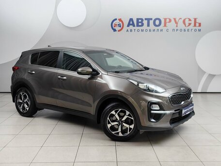 2020 Kia Sportage IV Рестайлинг, коричневый, 2081000 рублей, вид 1