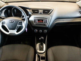 2017 Kia Rio III Рестайлинг, красный, 950000 рублей, вид 5