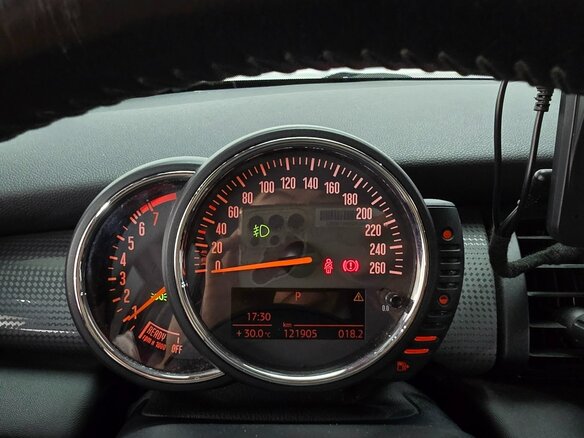 2015 Mini Hatch Cooper D III (F55/F56), красный, 980002 рублей - вид 16