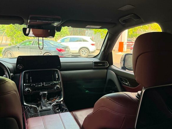 2022 Lexus LX 500d IV, чёрный, 13800000 рублей - вид 5