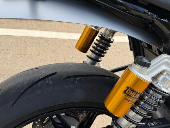 2025 Triumph Speed Twin, оранжевый, 1900000 рублей - вид 4