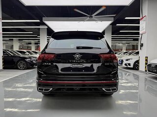 2022 Volkswagen Tiguan II Рестайлинг, чёрный, 2550111 рублей, вид 5
