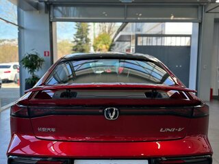 2024 Changan UNI-V I, красный, 3189900 рублей, вид 5