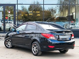 2013 Hyundai Solaris I, чёрный, 739000 рублей, вид 4