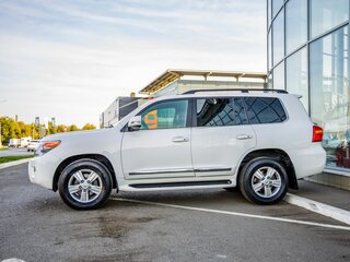 2015 Toyota Land Cruiser 200 Series Рестайлинг 1, белый, 4798000 рублей, вид 4