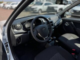 2026 Lada (ВАЗ) Granta I Рестайлинг, белый, 1017000 рублей, вид 5
