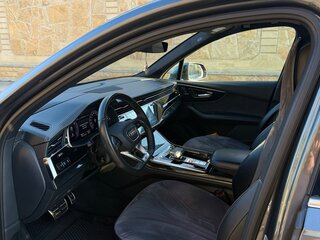 2019 Audi Q7 50 TDI II (4M) Рестайлинг, серый, 6800000 рублей, вид 5