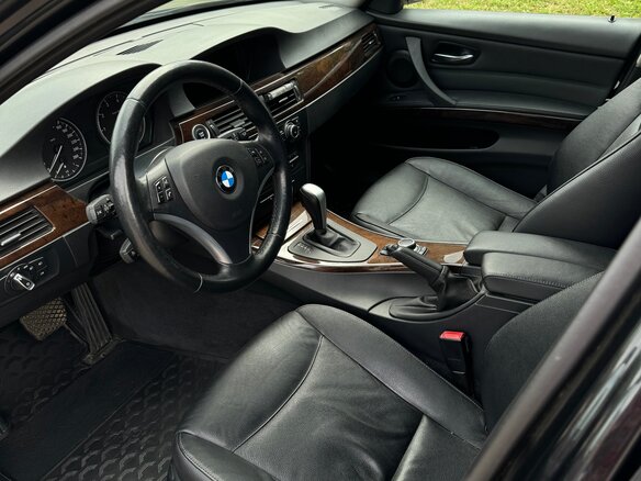 2011 BMW 3 серии 320i V (E90/E91/E92/E93) Рестайлинг, чёрный, 1200000 рублей - вид 9