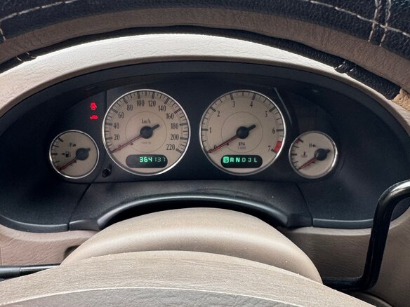 2001 Dodge Caravan Grand IV, золотистый, 400000 рублей - вид 9