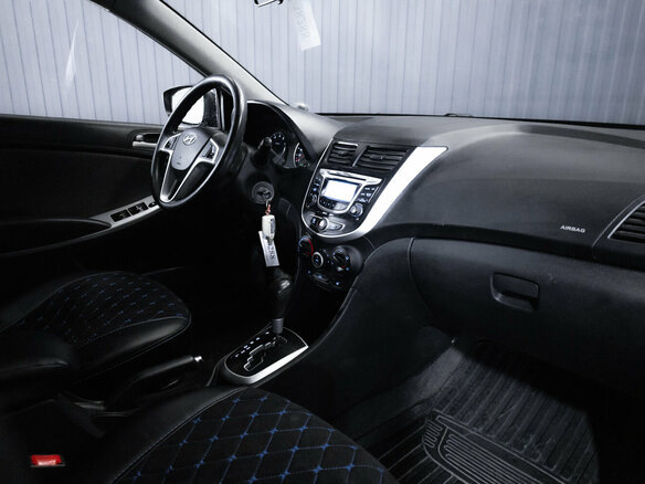 2012 Hyundai Solaris I, чёрный, 790000 рублей - вид 16