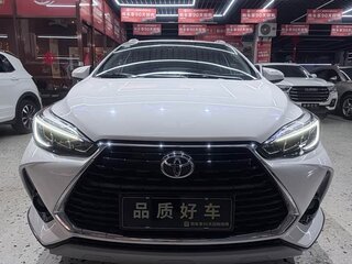 2022 Toyota Yaris L X XP150 Рестайлинг, белый, 954000 рублей, вид 2
