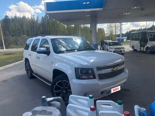 2012 Chevrolet Tahoe 6AT III, белый, 2500000 рублей, вид 2