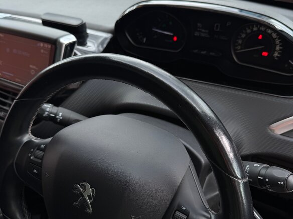 2017 Peugeot 208 I Рестайлинг, оранжевый, 1200000 рублей - вид 23