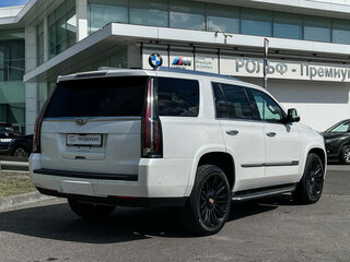 2018 Cadillac Escalade IV, белый, 4189928 рублей, вид 5