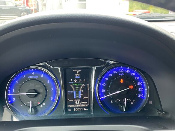 2016 Toyota Camry VII (XV50) Рестайлинг, белый, 2000000 рублей - вид 6