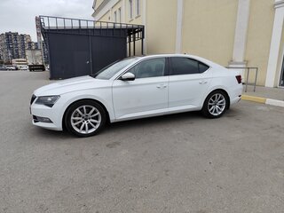 2016 Skoda Superb III, белый, 2400000 рублей, вид 2