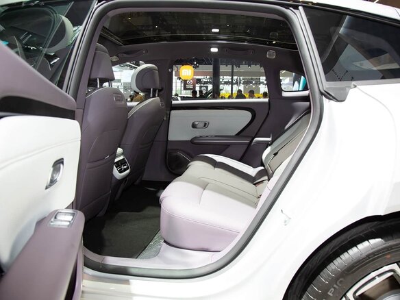 2026 Changan Qiyuan A06 28.39 kWh, серебристый, 2620000 рублей - вид 23