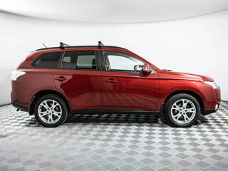 2013 Mitsubishi Outlander III, красный, 1419000 рублей, вид 4
