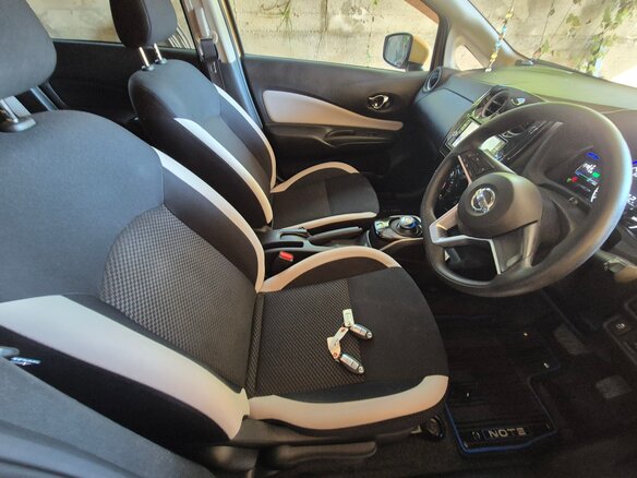 2017 Nissan Note e-Power II Рестайлинг, коричневый, 1280000 рублей - вид 12