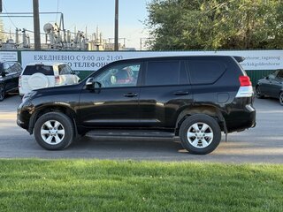 2013 Toyota Land Cruiser Prado 150 Series, чёрный, 2400000 рублей, вид 4