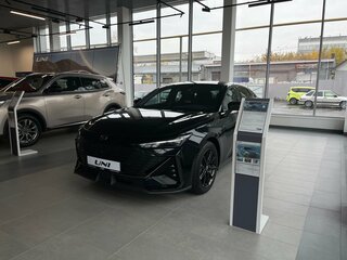 2025 Changan UNI-V I, чёрный, 3479900 рублей, вид 4