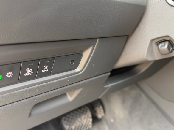 2018 Volkswagen Touareg III, серый, 5250000 рублей - вид 24
