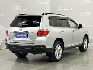 2013 Toyota Highlander II (XU40) Рестайлинг, серебристый, 1850000 рублей, вид 5